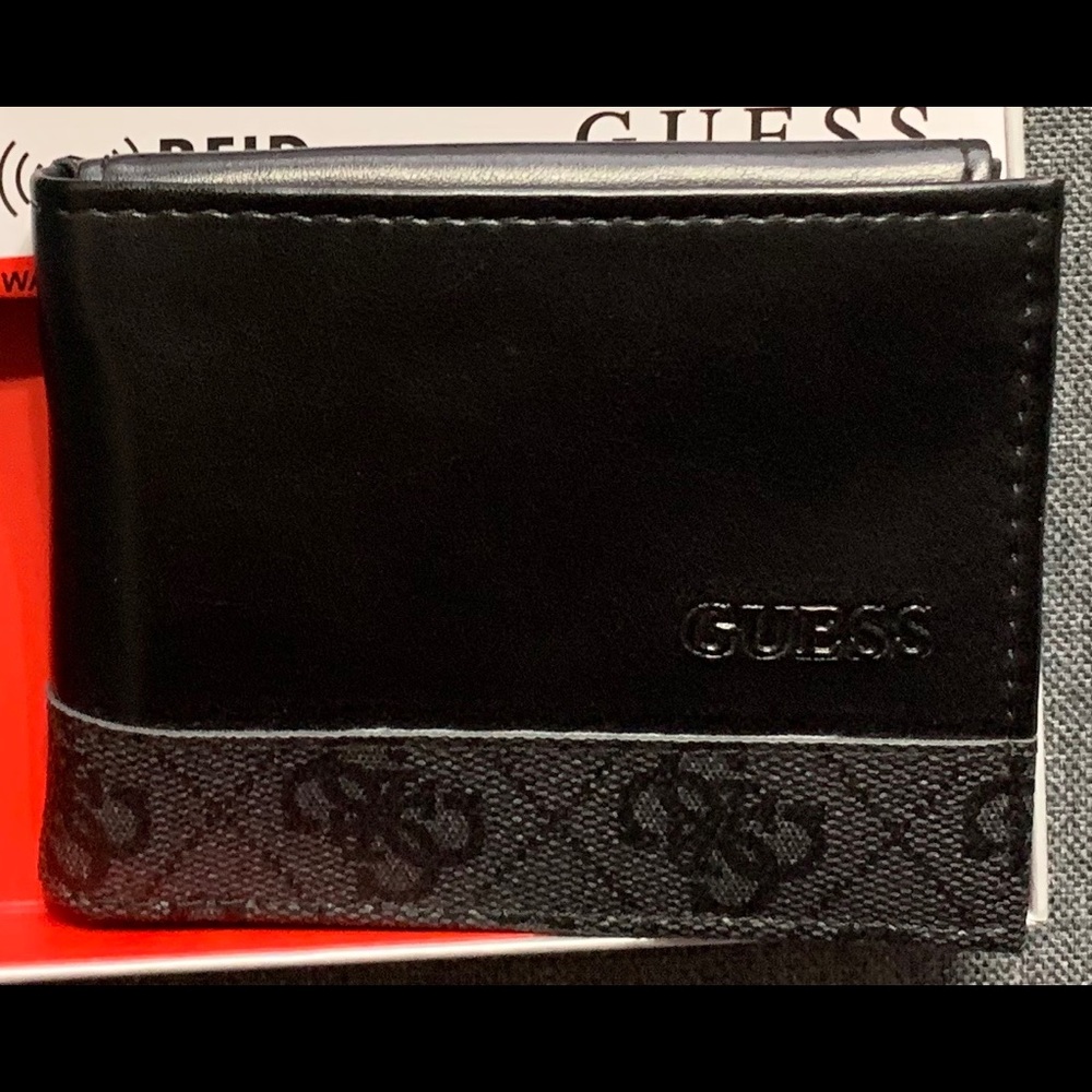 Guess Men’s wallet with Valet Black & Grey color